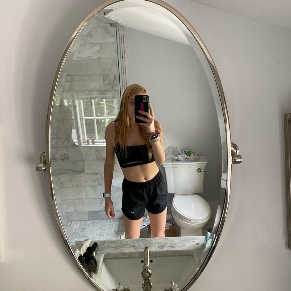 Black nike women’s athletic shorts😎